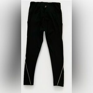Shosho Activewear Black Leggings with Side Pockets And Mesh Detail